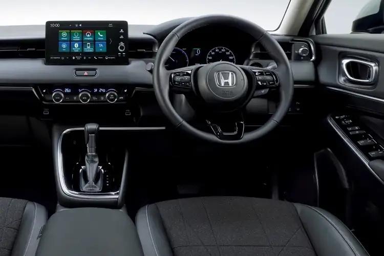 HONDA HR-V — inside