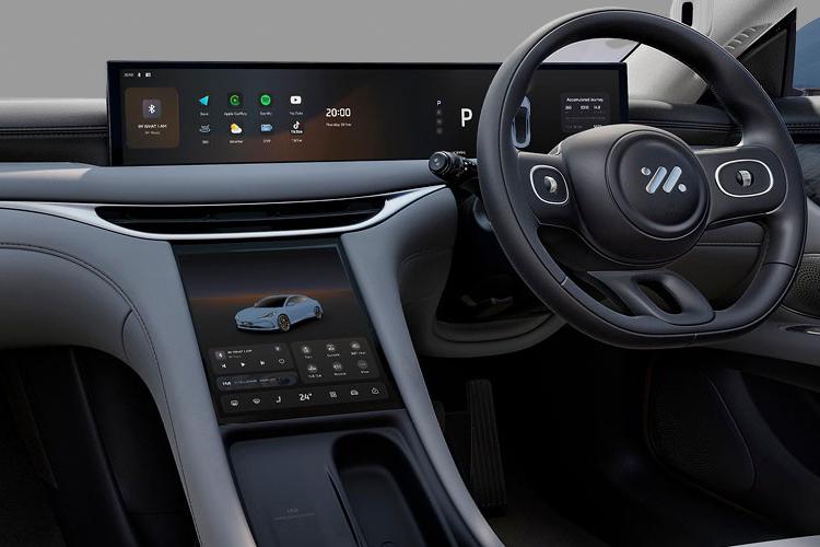 MG MOTOR UK IM5 — inside