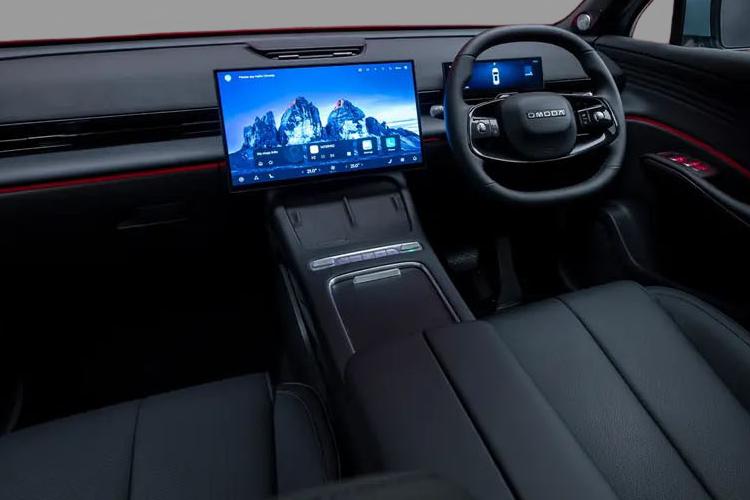 OMODA 7 — inside