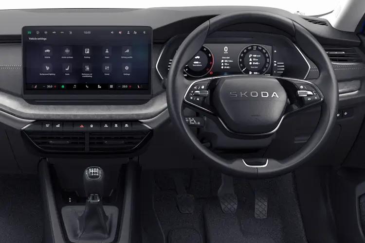 SKODA OCTAVIA — inside