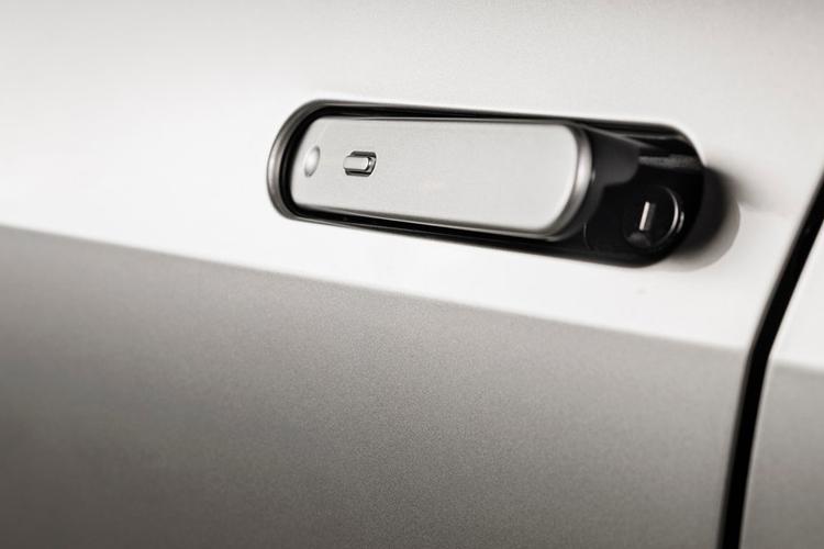 TOYOTA C-HR — detail